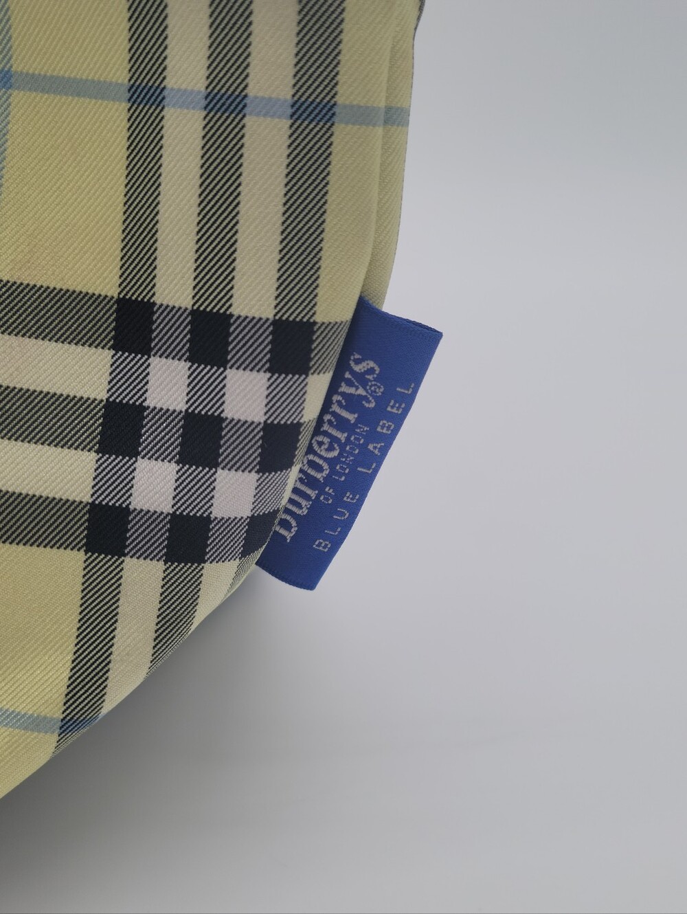 Vintage! Burberrys Yellow Plaid Tote Bag - Picture 5 of 6
